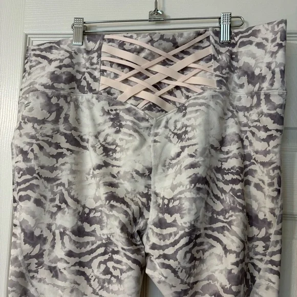 Fabletics Boost Powerhold High Waisted 7/8 Leggings Runyon Pink Cloud 2X - Picture 3 of 12